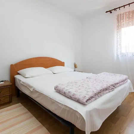 Appartement Nikol-4 By Interhome