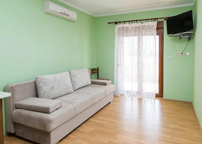 Nikol-4 By Interhome *